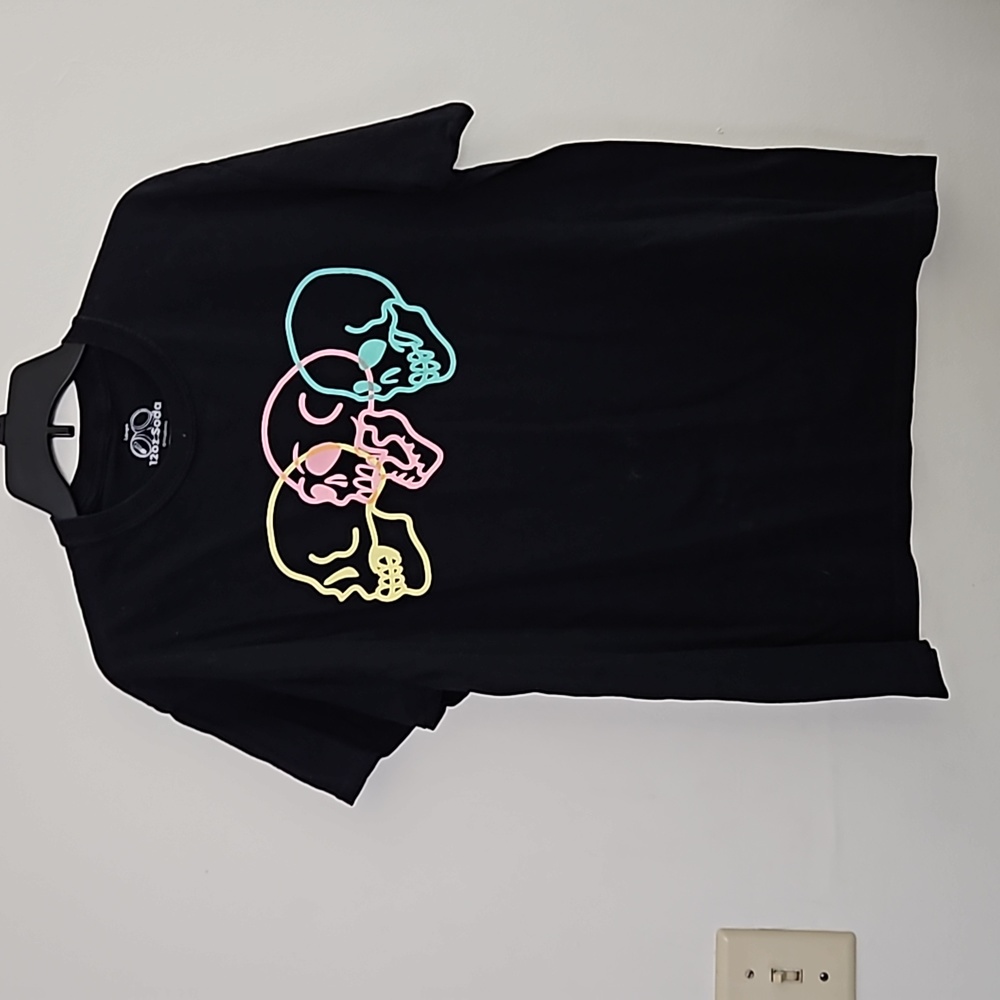 Large Black 12oz Club Men TSHIRT Skull Crew Neck‎ TSHIRT